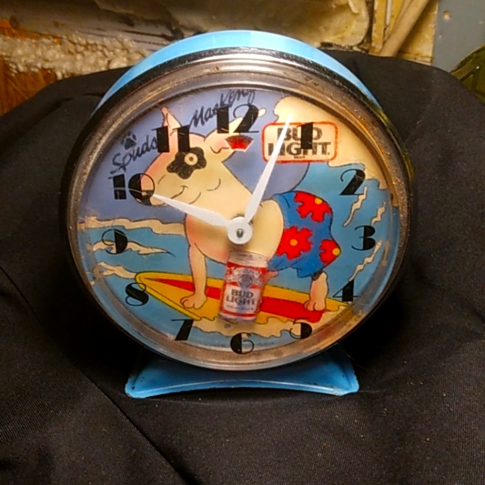 Vintage bud light spuds mackenzie clock